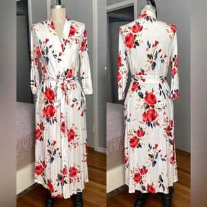 Women white/red/blk floral printed cotton knit robe in size S